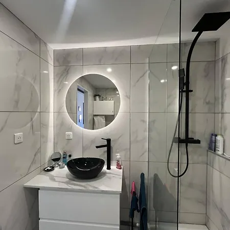 Studio Renove Avec Parking Et Climatisation Pour 2 Personnes - Fr-1-749-71 Daire *